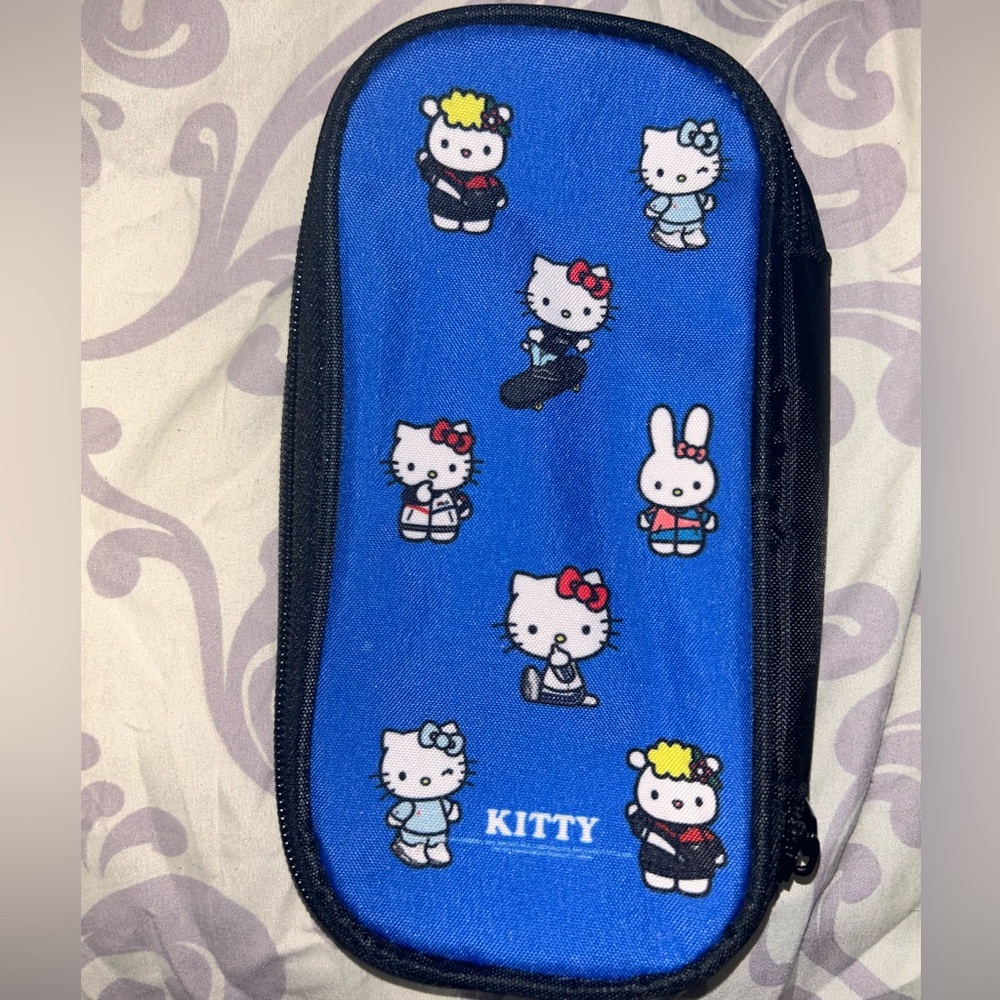 NWOT Hello kitty pencil pouch